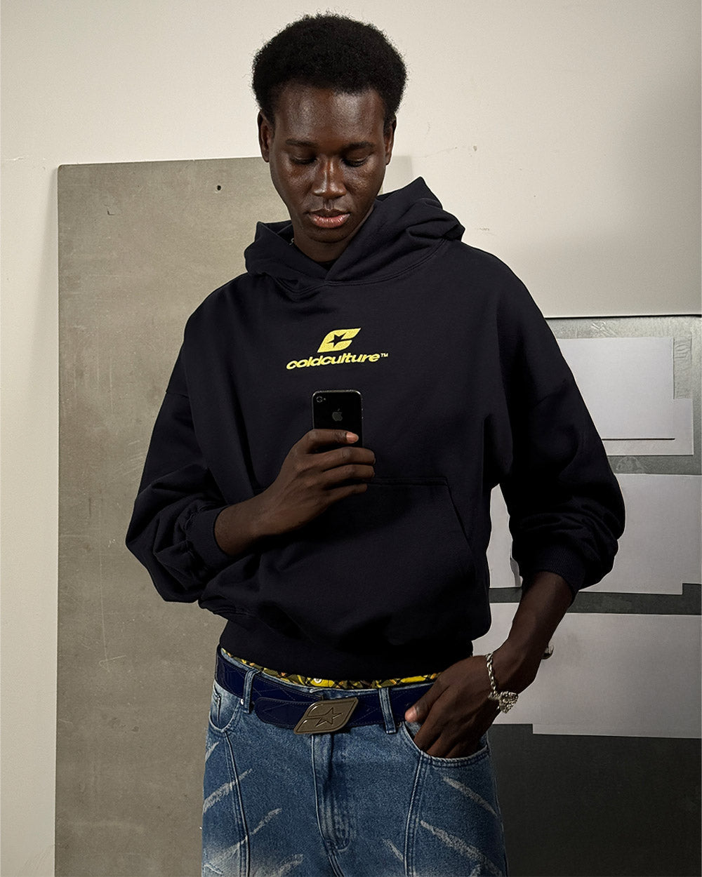 CURVED HOODIE MIDNIGHT BLUE - navy blue oversized hoodie, street style shot - Cold Culture