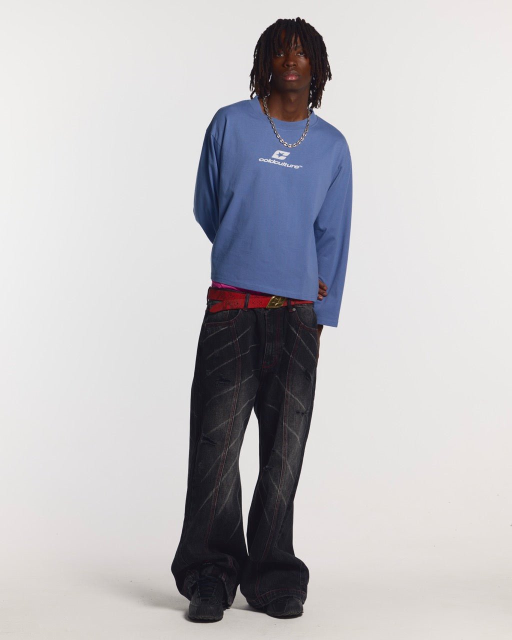 CURVED LONGSLEEVE BLUE - blue oversized longsleeve tee, front view on male model - Cold Culture #man