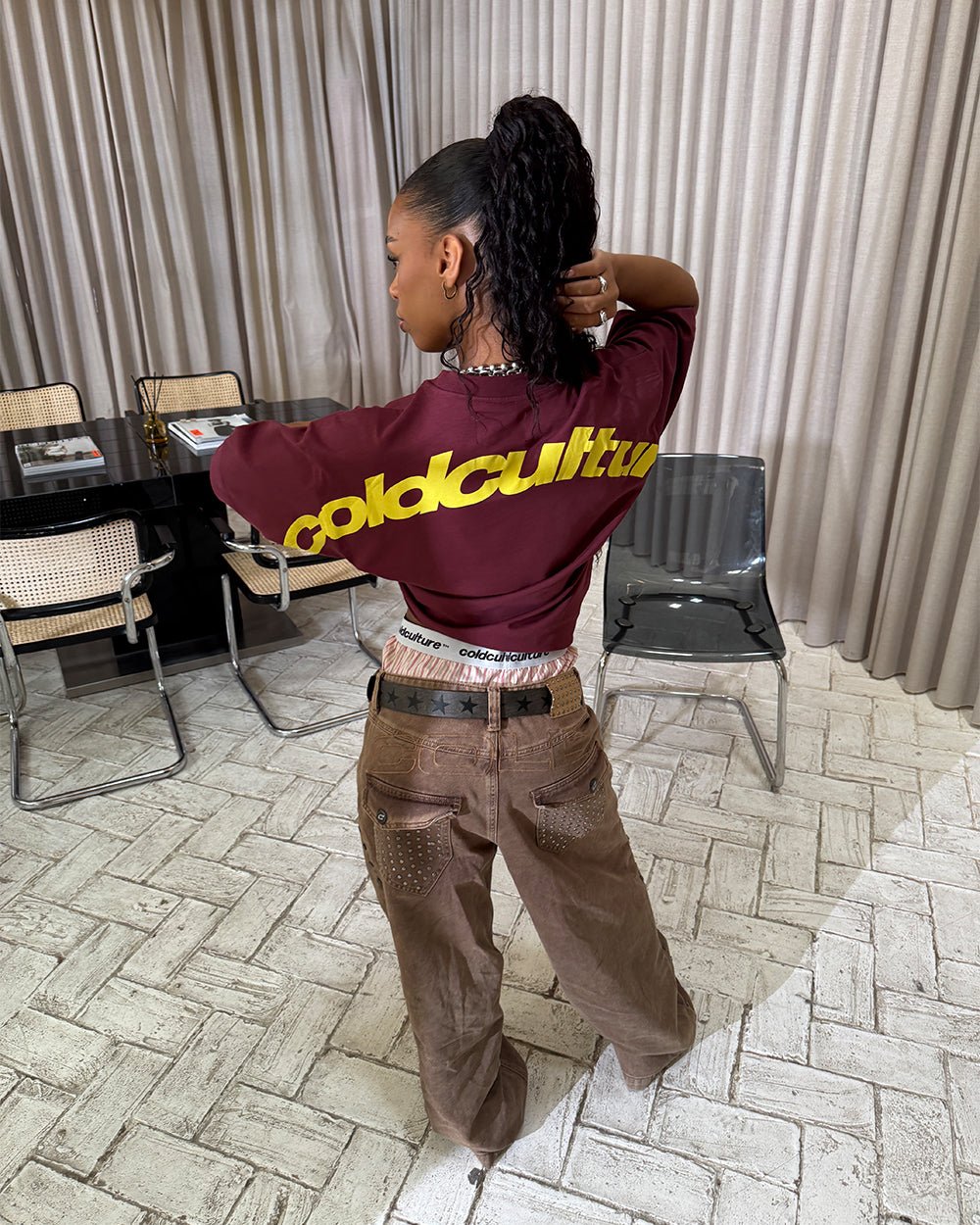 CURVED TEE BURGUNDY & YELLOW - burgundy oversized tee, back view on female model - Cold Culture #woman