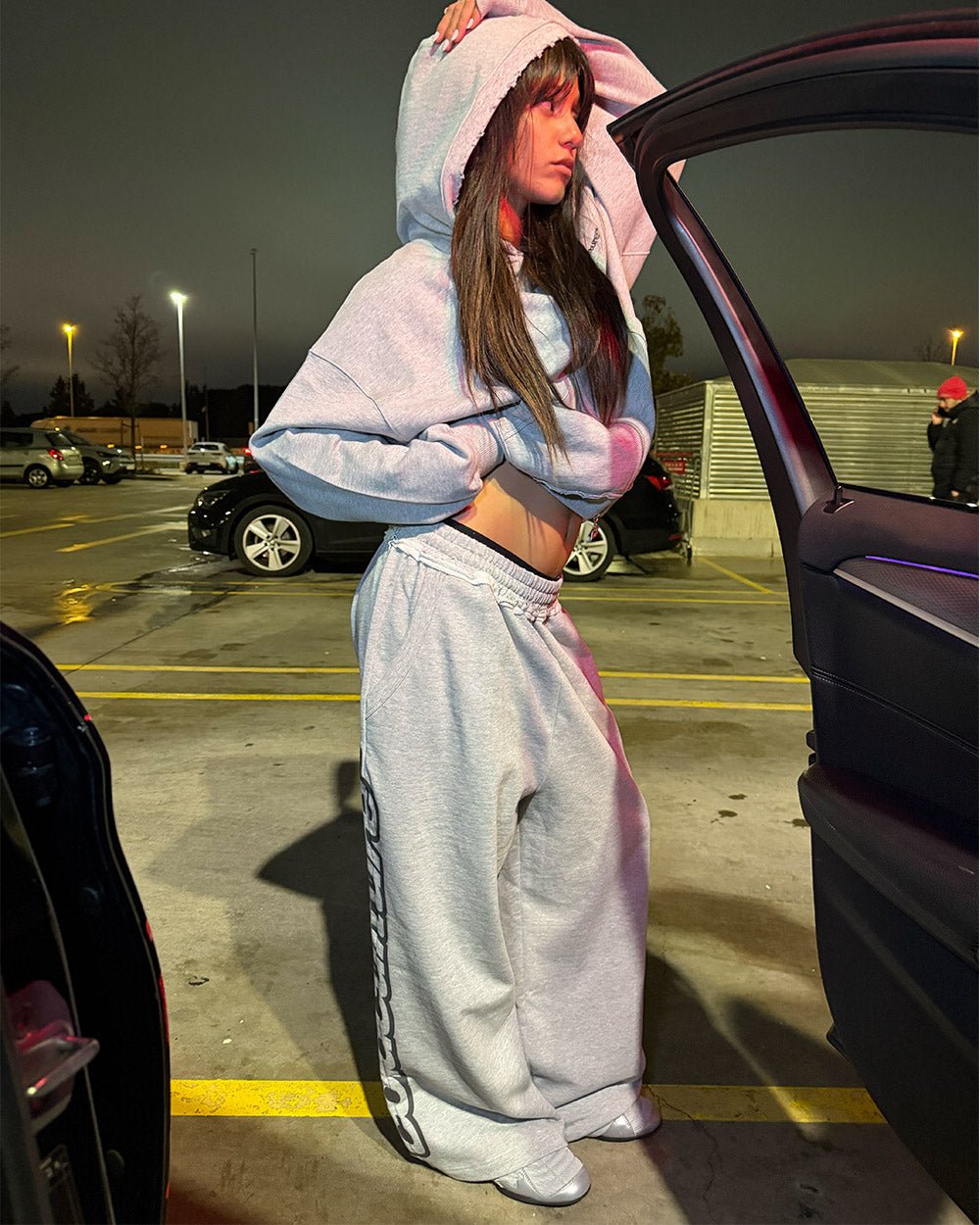 DAILY SET ZIP UP GREY MELANGE - grey melange zip-up hoodie, street style shot - Cold Culture #woman