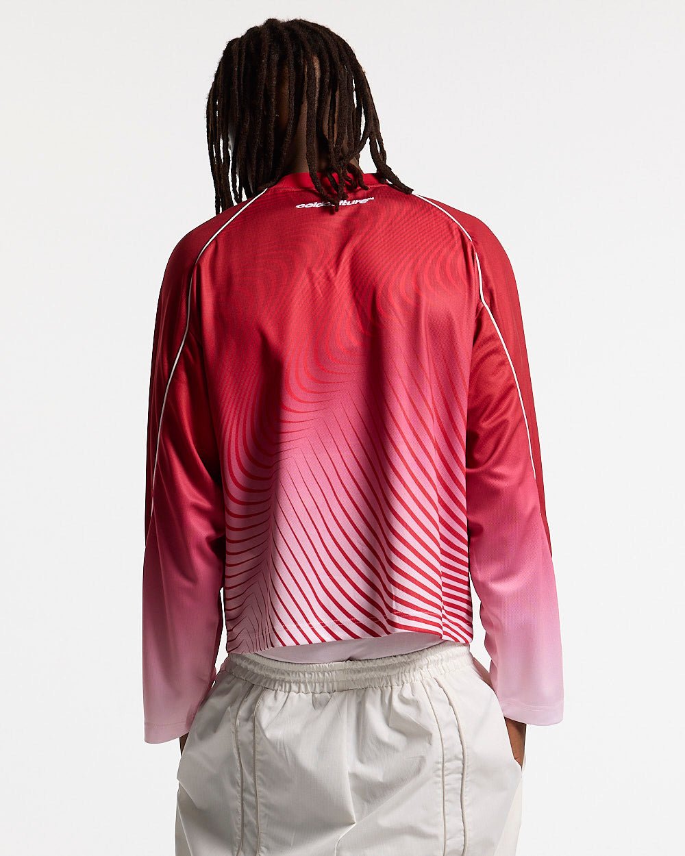 DIFFUSION LONGSLEEVE RED & WHITE - red and white gradient longsleeve tee, back view on male model - Cold Culture #man