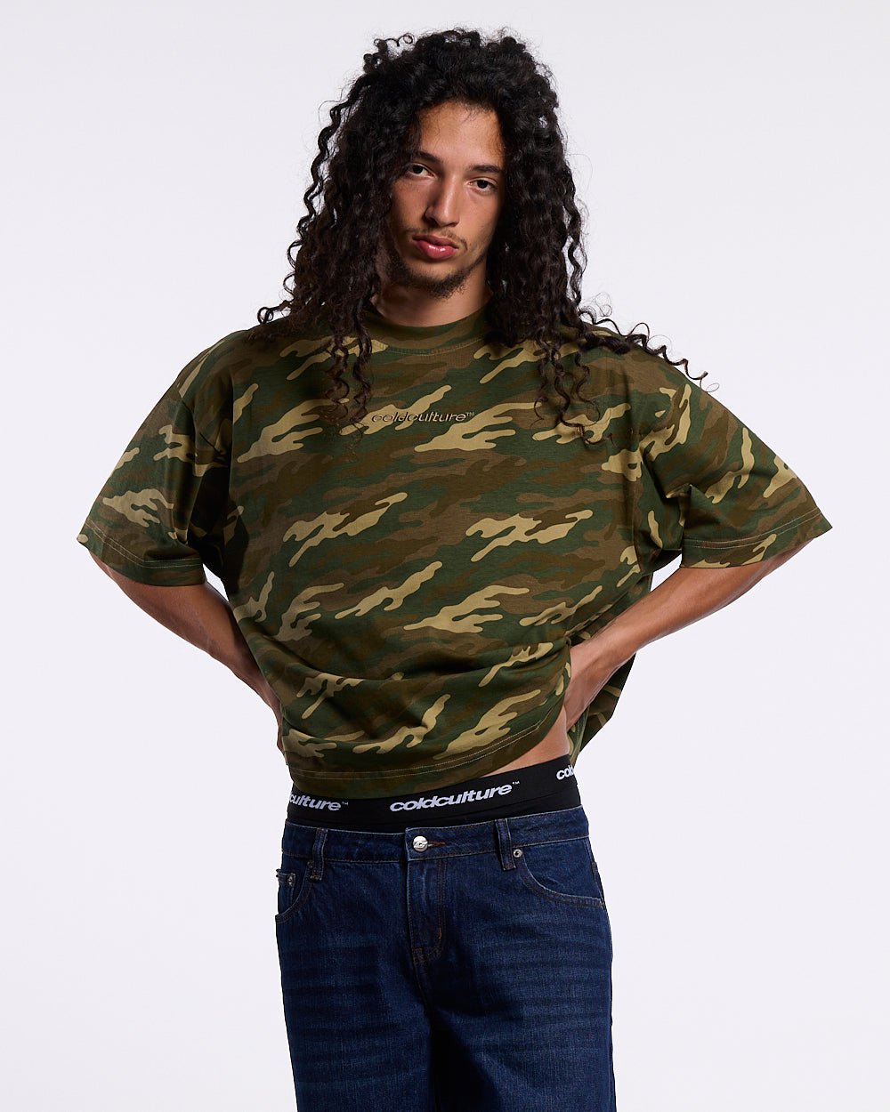 DISTRESS CURVED TEE CAMO - Cold Culture #man