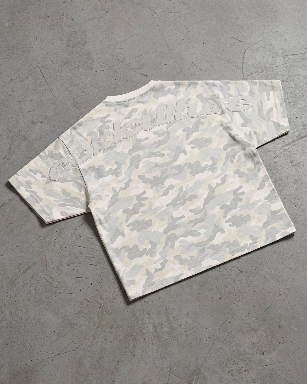 DISTRESS CURVED TEE CAMO GREY - grey camo tee, flat lay - Cold Culture