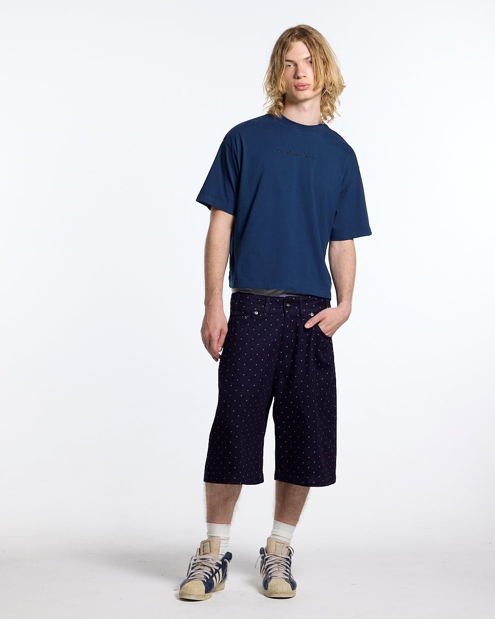 DISTRESS CURVED TEE NAVY - navy blue boxy tee, front view on male model - Cold Culture #man
