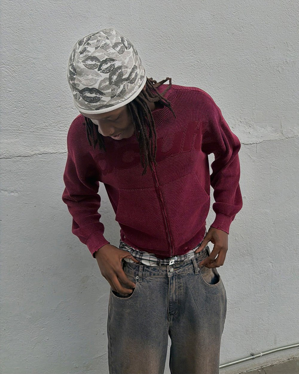 DISTRESS CURVED ZIP KNIT BURGUNDY - burgundy washed zip knit sweater, street style shot - Cold Culture