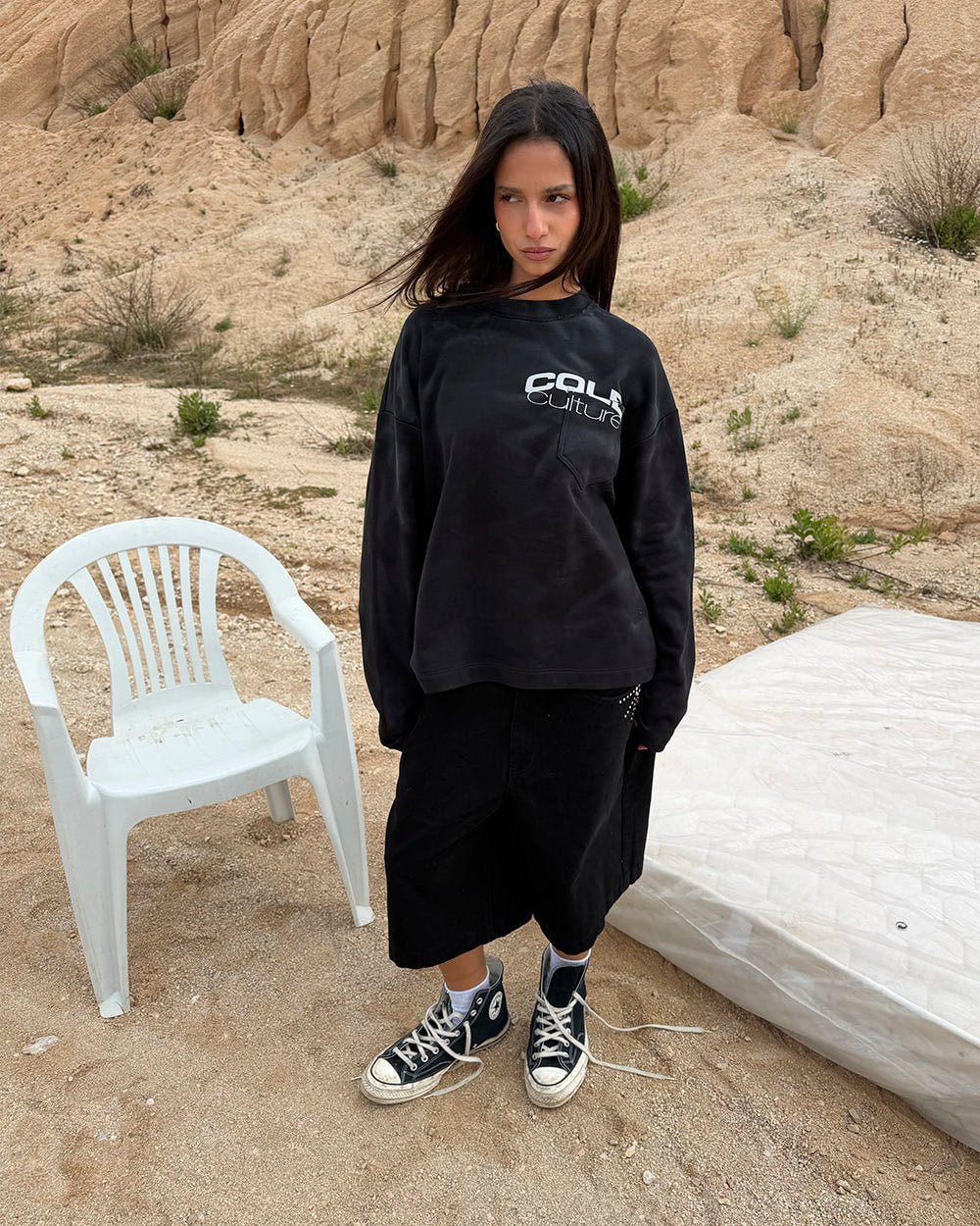 FARMER BLUES LONGSLEEVE BLACK - washed black longsleeve tee, street style shot - Cold Culture #woman