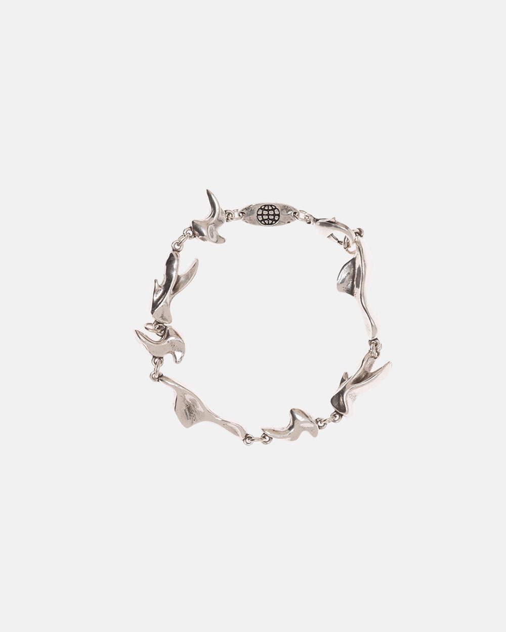 FINS BRACELET - sculpted silver chain bracelet, flat lay - Cold Culture #packshot
