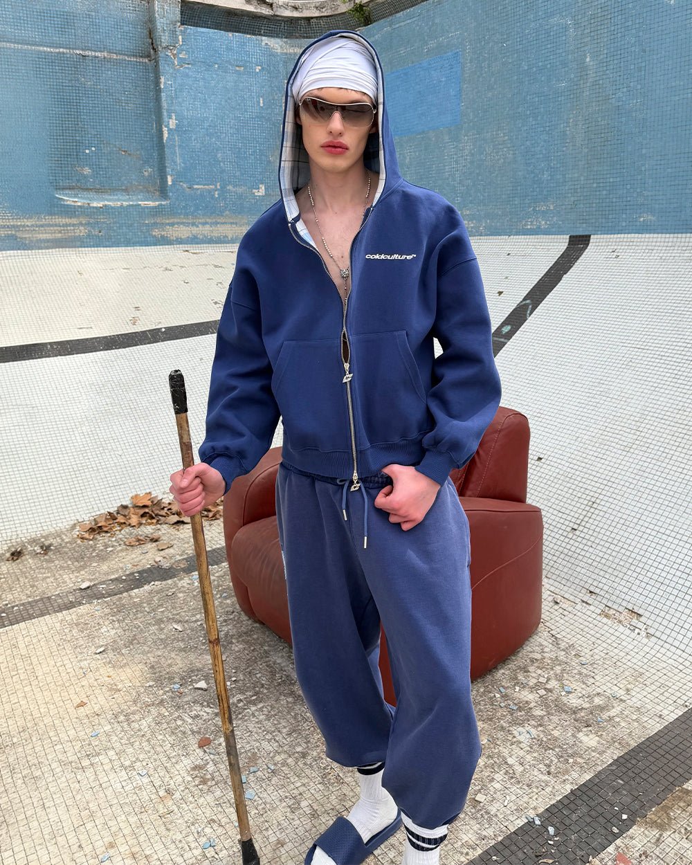 HIDE AND SEEK ZIP HOODIE NAVY - navy zip-up hoodie, street style shot - Cold Culture #woman