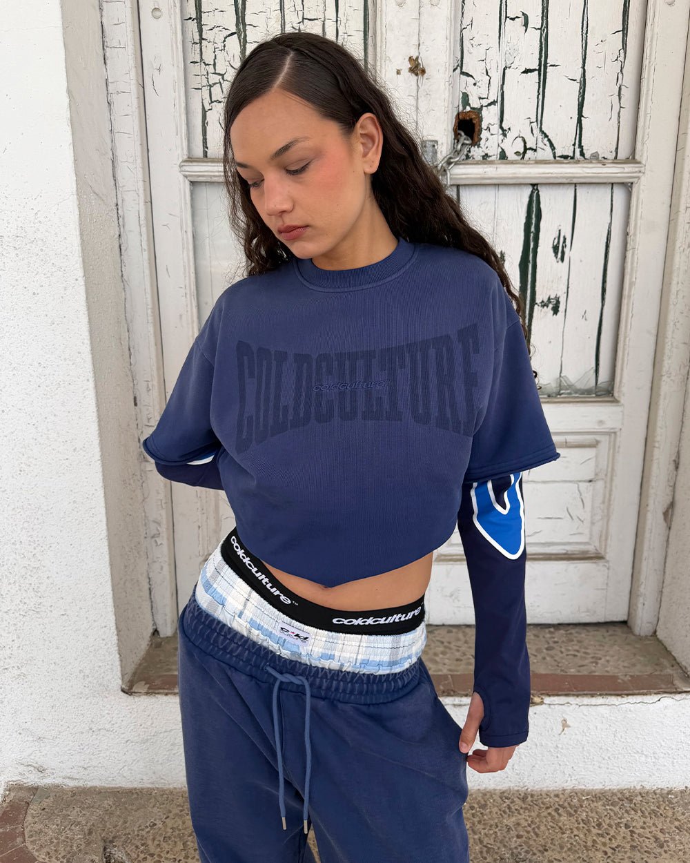 HIDE & SEEK TEE NAVY - navy oversized tee, street style shot - Cold Culture #woman