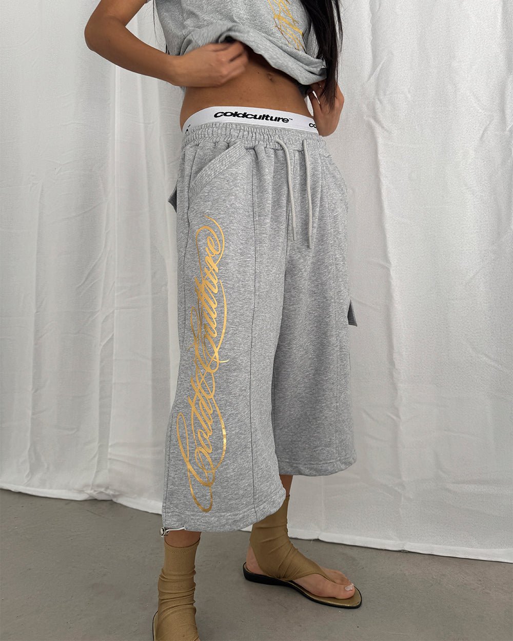 ICON PARACHUTE SHORT HEATHER GREY - Cold Culture #woman