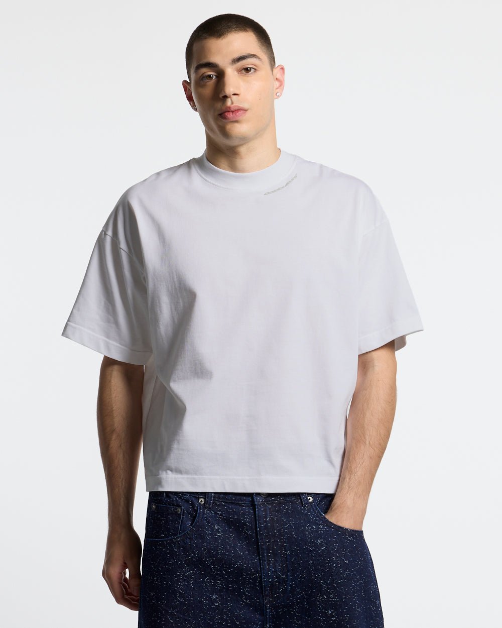 LOW KEY BASIC TEE 2 PACK WHITE & BLACK - black and white basic tees, front view on male model - Cold Culture #man