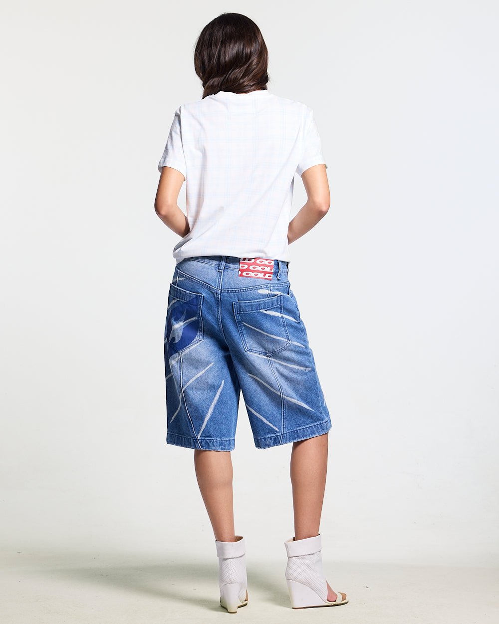 MUSIC RYTHIM SHORTS DENIM - blue washed denim shorts, back view on female model - Cold Culture #woman