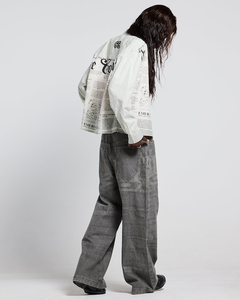 NEWSPAPER LONGSLEEVE SHIRT WHITE - white newspaper print shirt, back view on female model - Cold Culture #woman