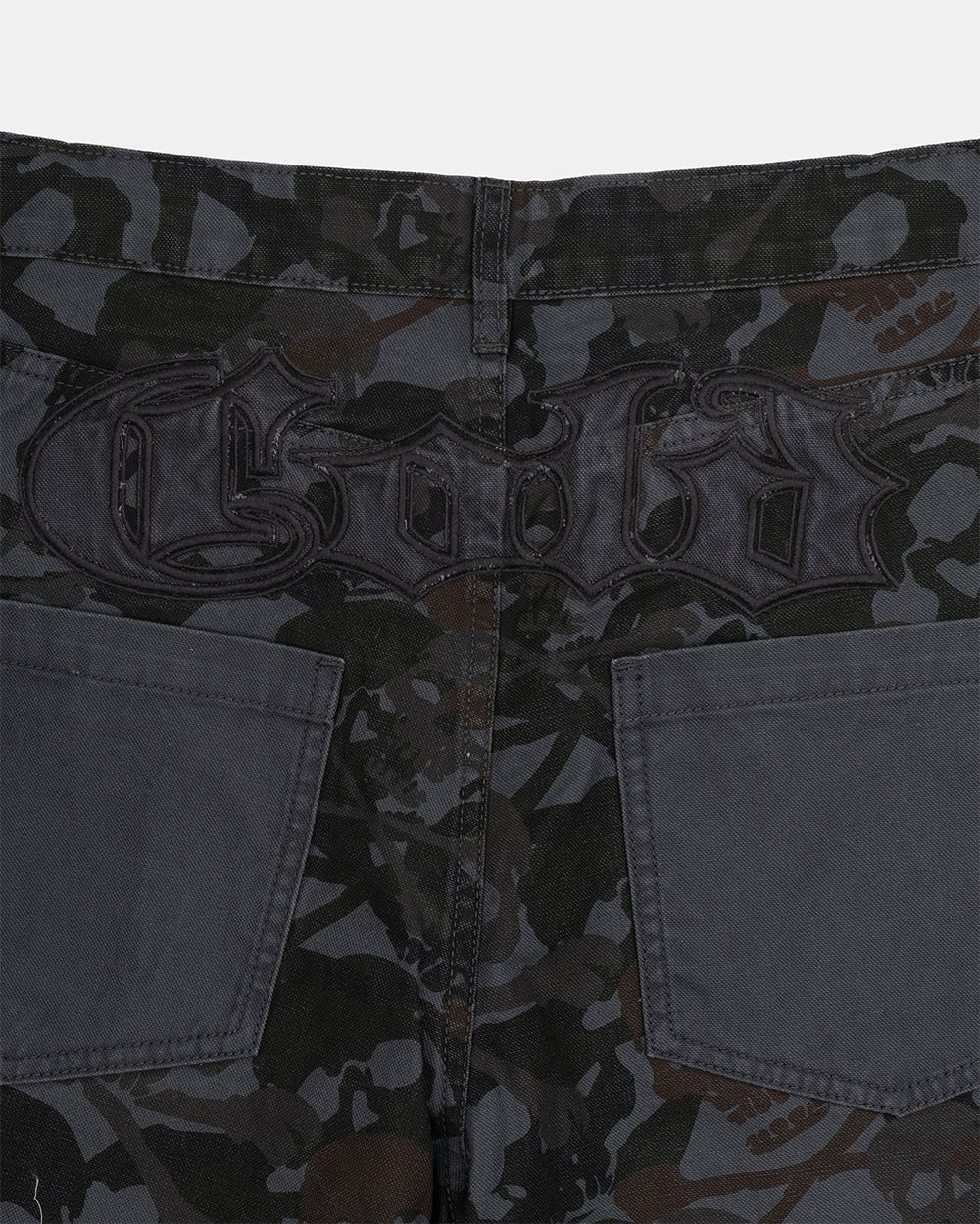 NIGHTSKULL SHORTS GREY - grey skull camo shorts, detail close-up - Cold Culture