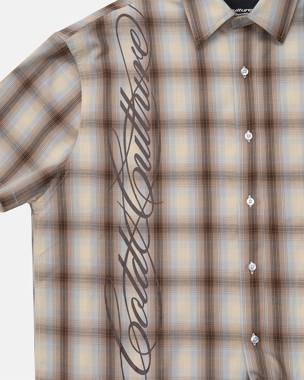OFFICE SCRIPT SHIRT BEIGE - beige plaid short sleeve shirt, detail close-up - Cold Culture