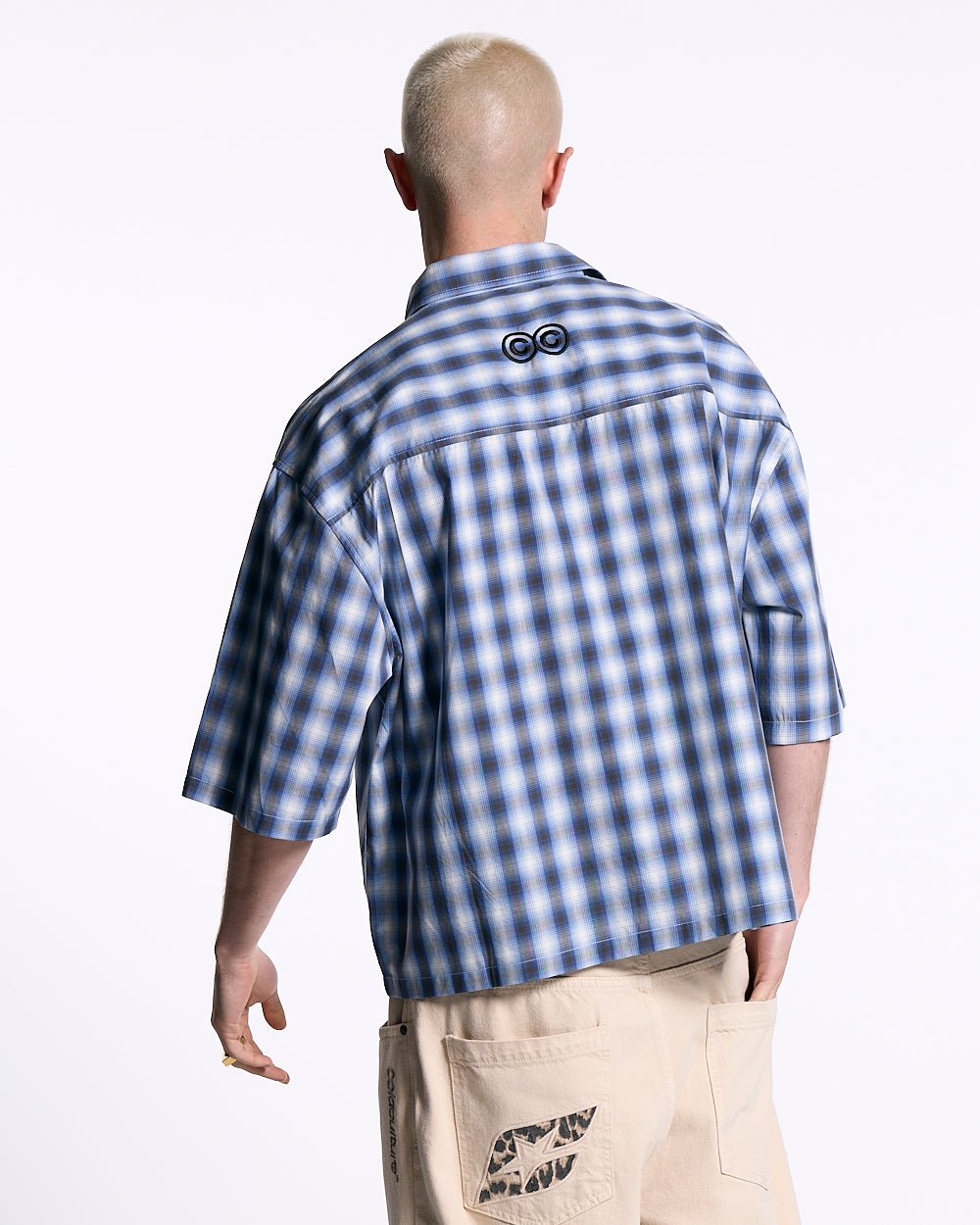 ONE POCKET SHIRT BLURRED BLUE - blue checked short sleeve shirt, back view on male model - Cold Culture #man