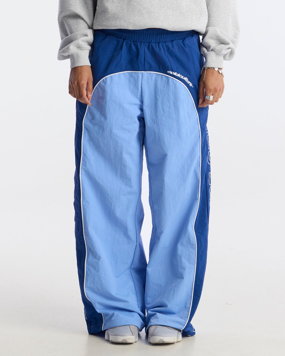 OVERCUT SWEATPANTS BLUE - Cold Culture