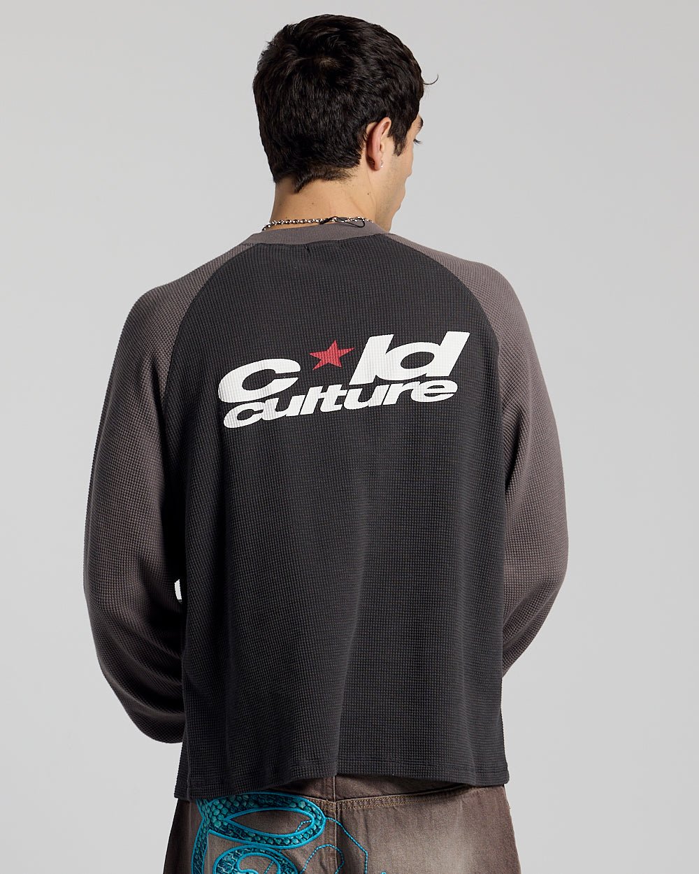 RANGLAN BICOLOR THERMAL LONGSLEEVE BLACK - black raglan longsleeve tee, back view on male model - Cold Culture #man