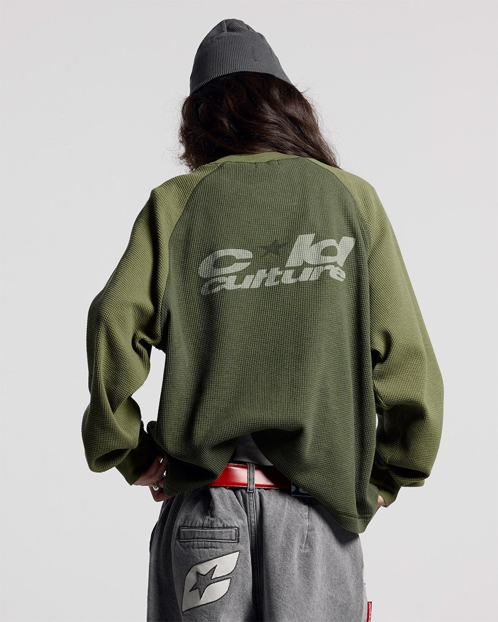 RANGLAN BICOLOR THERMAL LONGSLEEVE GREEN - green bicolor longsleeve tee, back view on female model - Cold Culture #woman