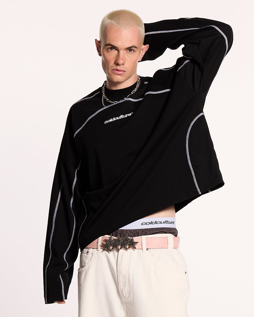 ROLLER LONGSLEEVE TEE BLACK - black oversized longsleeve tee, front view on male model - Cold Culture #man