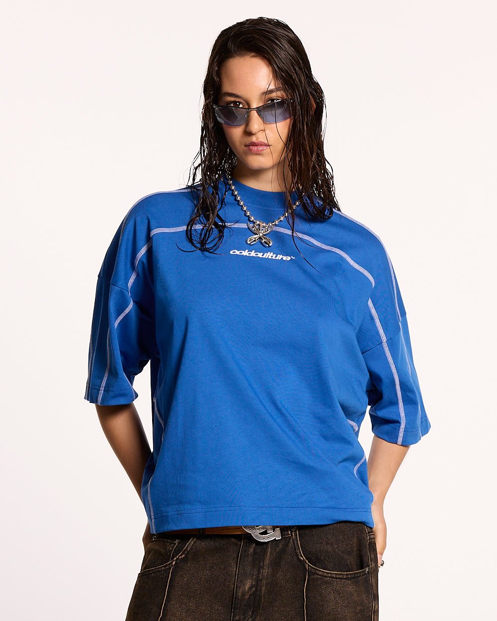 ROLLER TEE BLUE - blue oversized tee, front view on female model - Cold Culture #woman