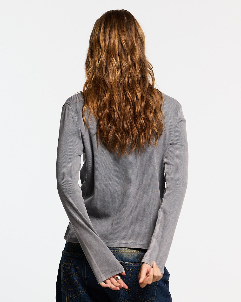 SAINTLESS LONGSLEEVE GREY - grey graphic print longsleeve tee, back view on female model - Cold Culture #woman