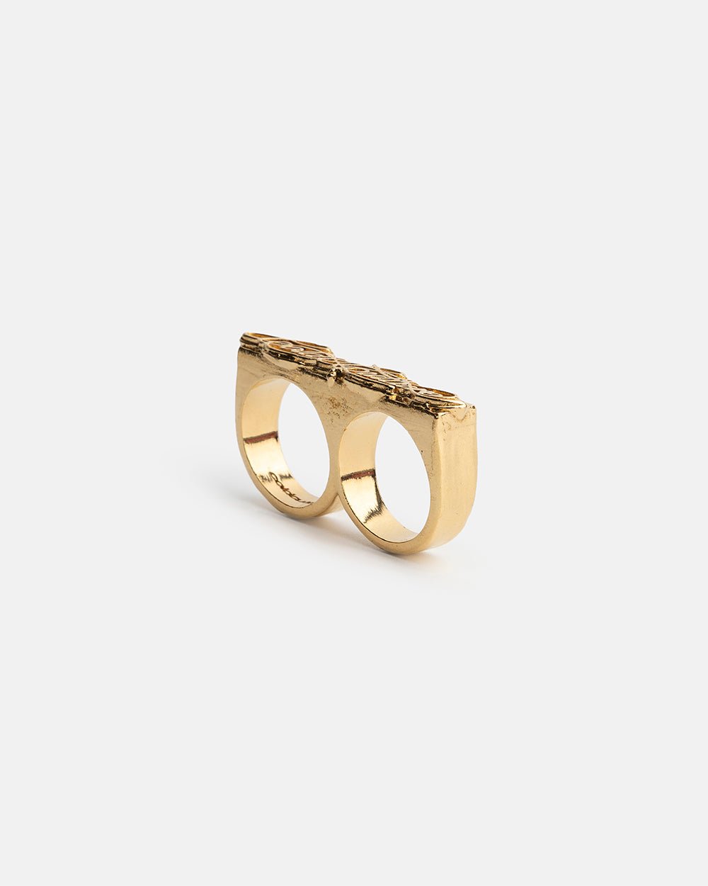 SCRIPT DOUBLE RING GOLD - gold double finger ring, side view - Cold Culture #packshot