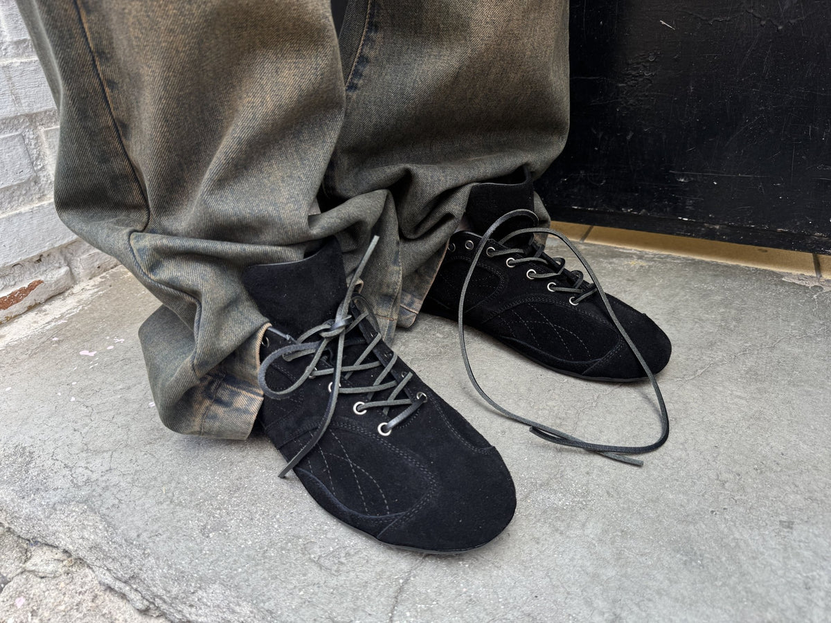 SILENT CODE SNEAKERS SUEDE BLACK - black suede sneakers, worn detail - Cold Culture