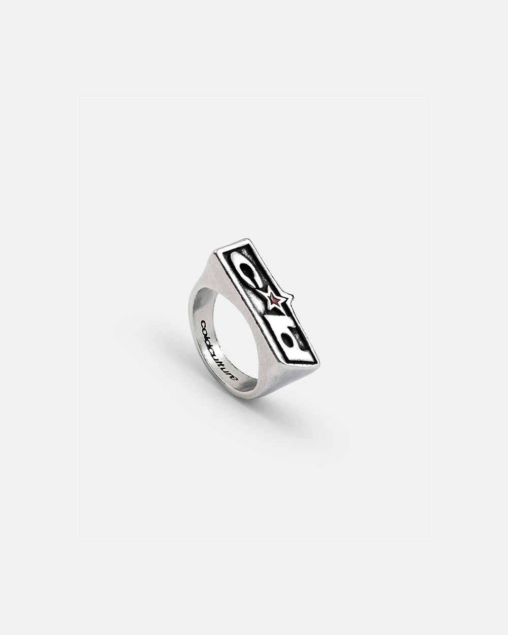 SINGNET RING - silver signet ring, side view - Cold Culture #packshot