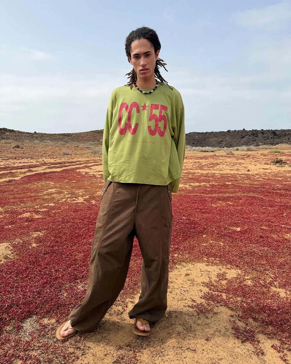 SOLID CARGO PANTS BROWN - brown cargo pants, street style shot - Cold Culture #woman