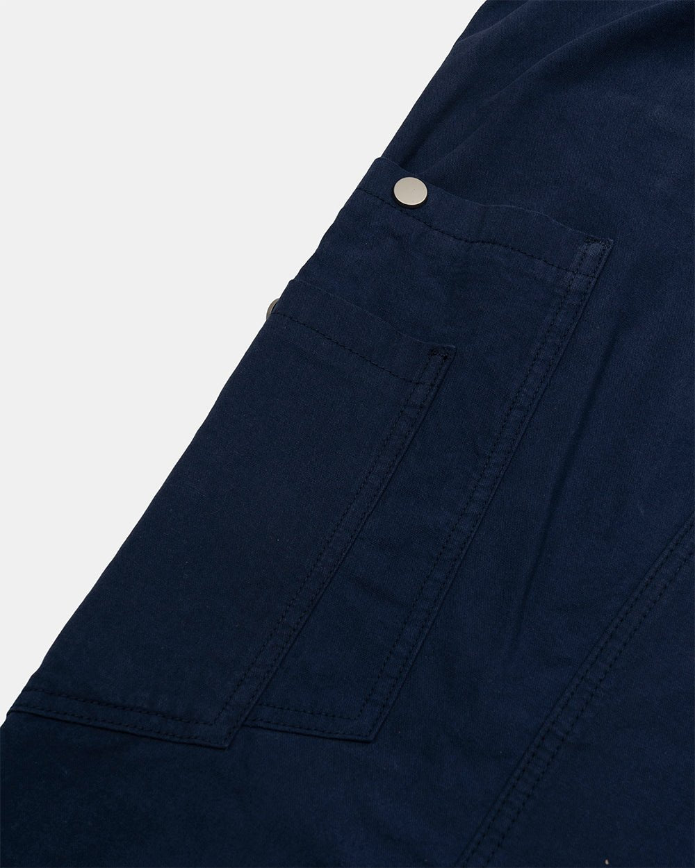 SOLID CARGO PANTS NAVY - navy cargo pants, detail close-up - Cold Culture