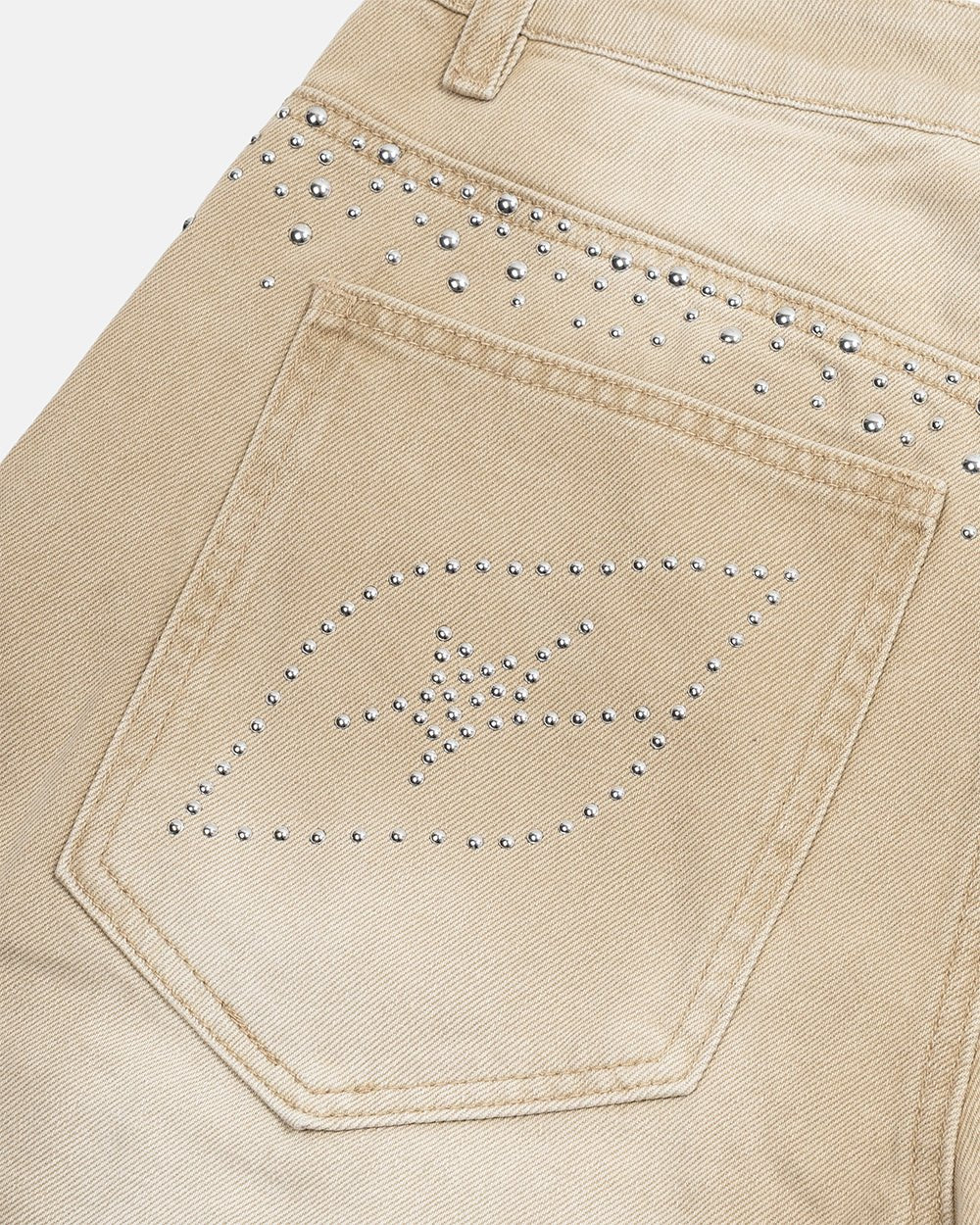 SPARK SHORTS BEIGE - beige washed denim shorts, detail close-up - Cold Culture