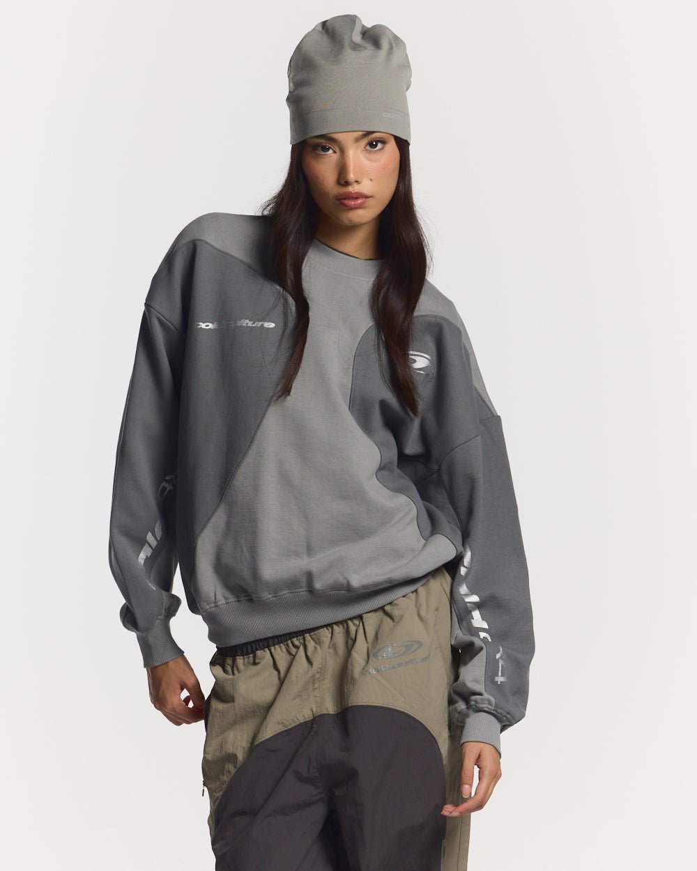 SPEED & SHINE CREWNECK GREY - grey two-tone crewneck sweatshirt, front view on female model - Cold Culture #woman