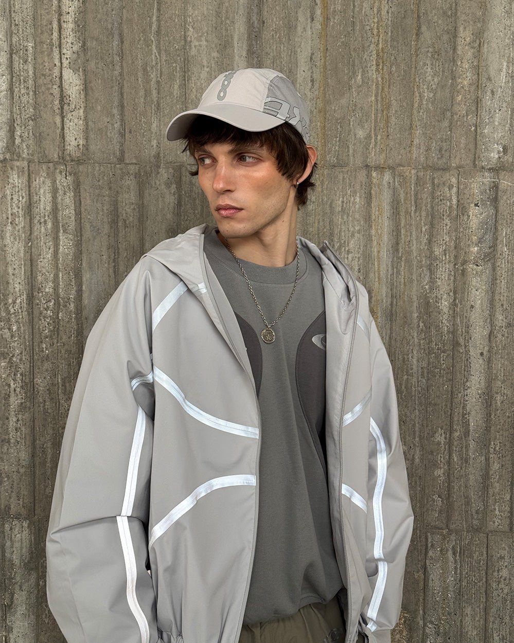 SPEED & SHINE CREWNECK GREY - grey two-tone crewneck sweatshirt, street style shot - Cold Culture