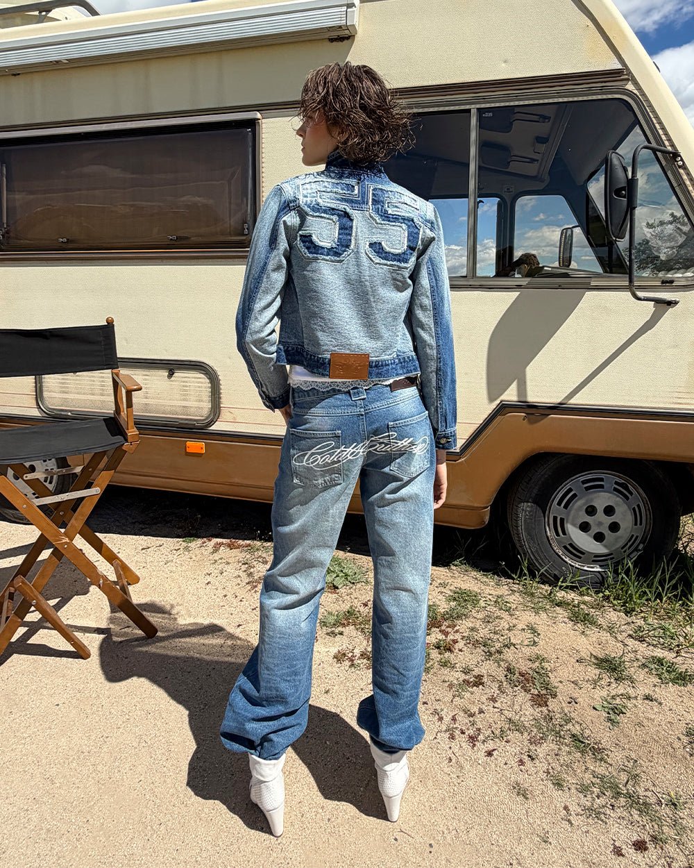 SPLIT ZIP JACKET BLUE - blue denim zip jacket, street style shot - Cold Culture #woman