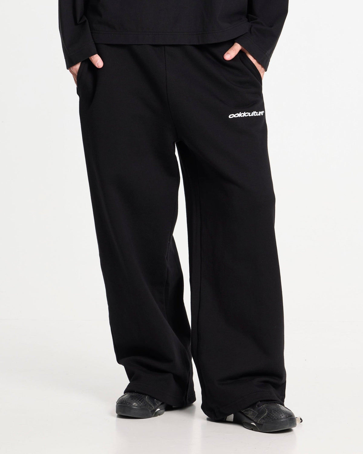 STARS SWEATPANTS BLACK - Cold Culture