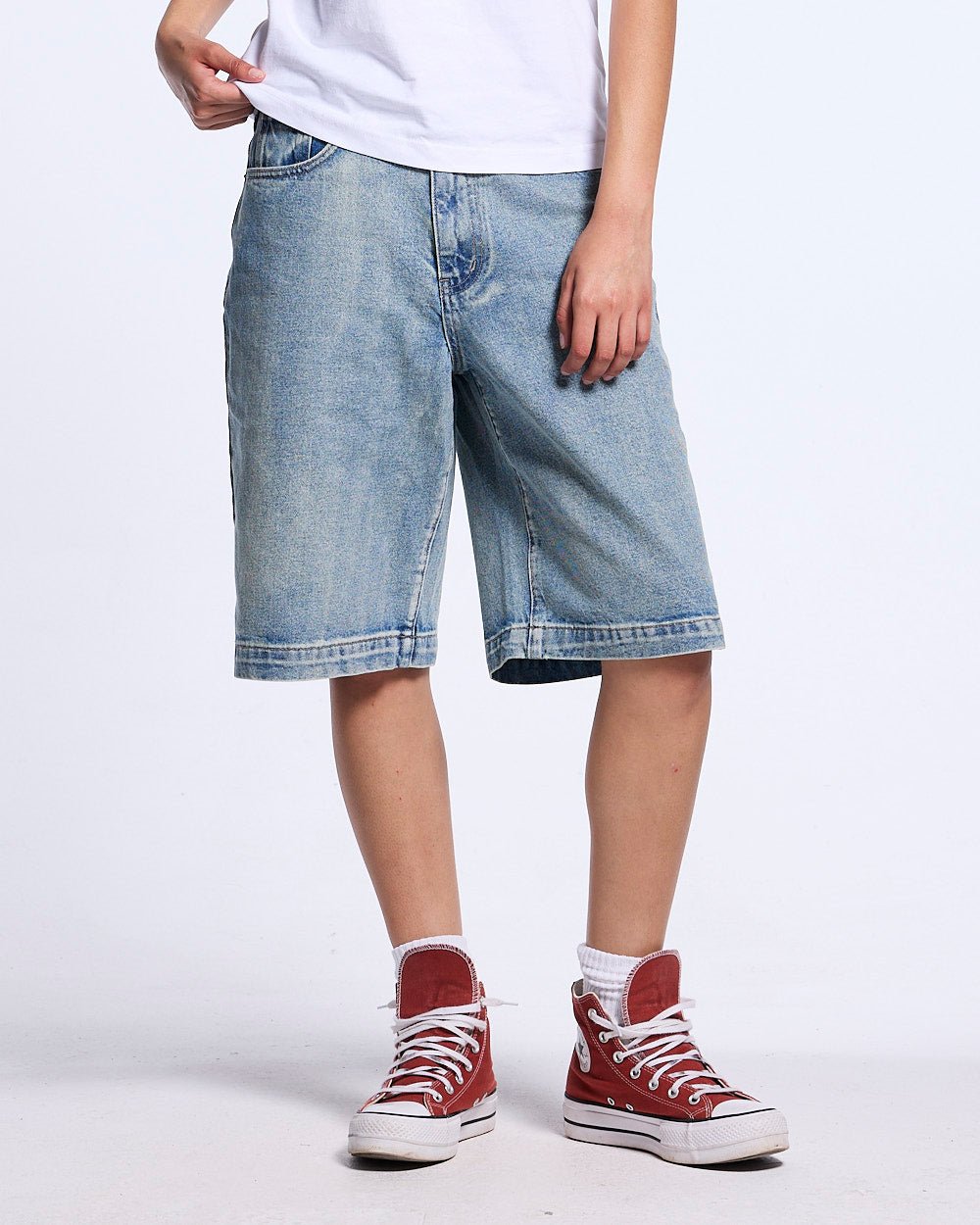 STARS V2 SHORTS LIGHT DENIM - light wash denim shorts, front view on female model - Cold Culture