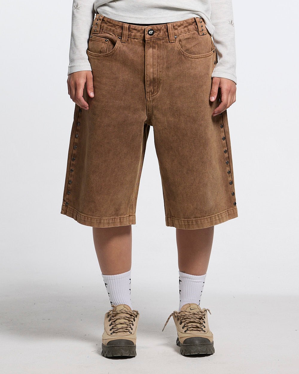 STUDS SHORT BROWN - brown studded denim shorts, worn detail - Cold Culture