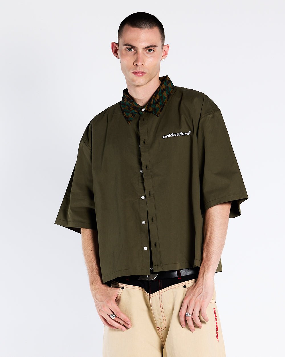 TERRA SHIRT CAPER GREEN - olive green short sleeve shirt, front view on male model - Cold Culture #man