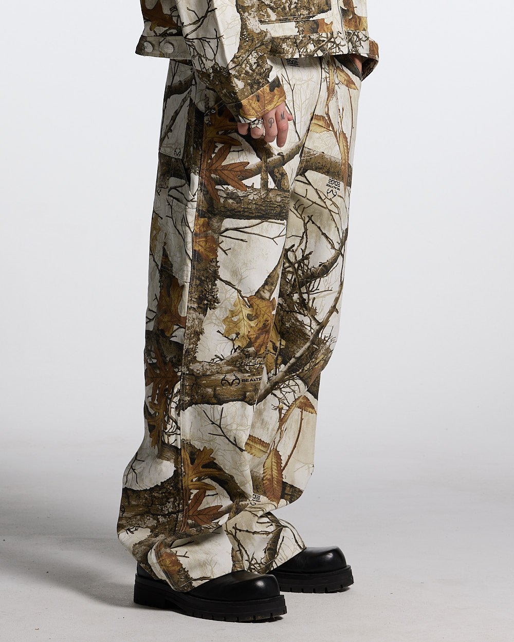 V1 CARPENTER PANTS REALTREE WHITE - white realtree camo carpenter pants, side view - Cold Culture